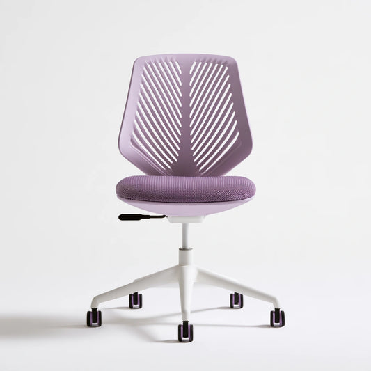 Poltrona ergonomica da ufficio dalle linee essenziali, colore viola e bianco